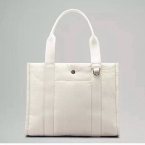 Lululemon 10L Boxy tote